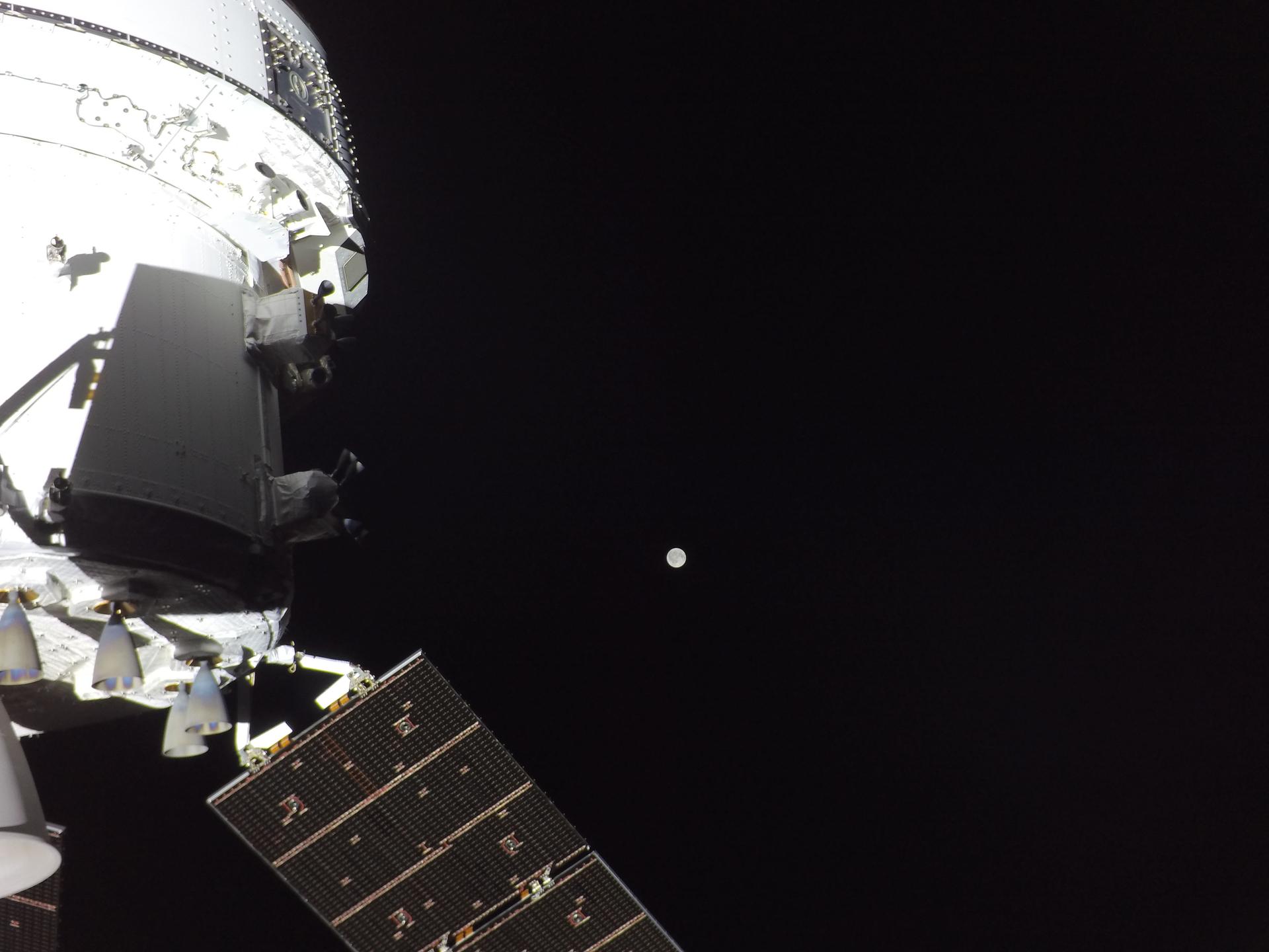 Orion spacecraft with the Moon